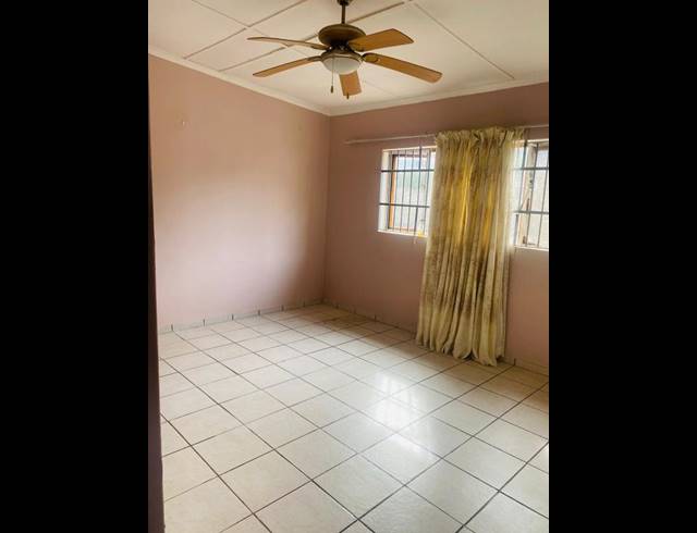 2 BEDROOM PROPERTY TO RENT IN MANABA BEACH